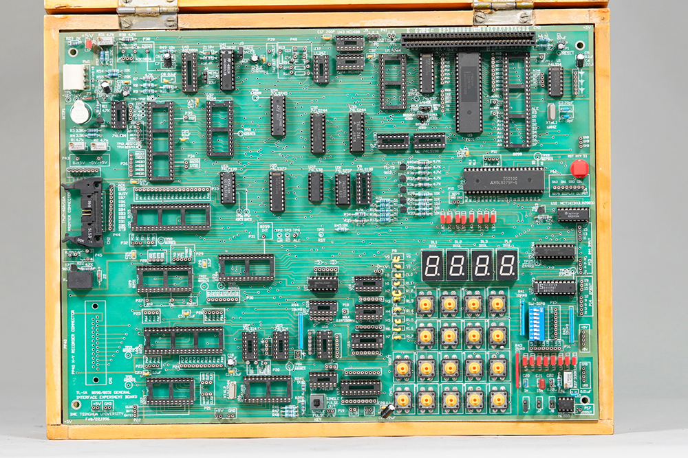 8098/8031 型单片机扩展接口通用教学实验板
