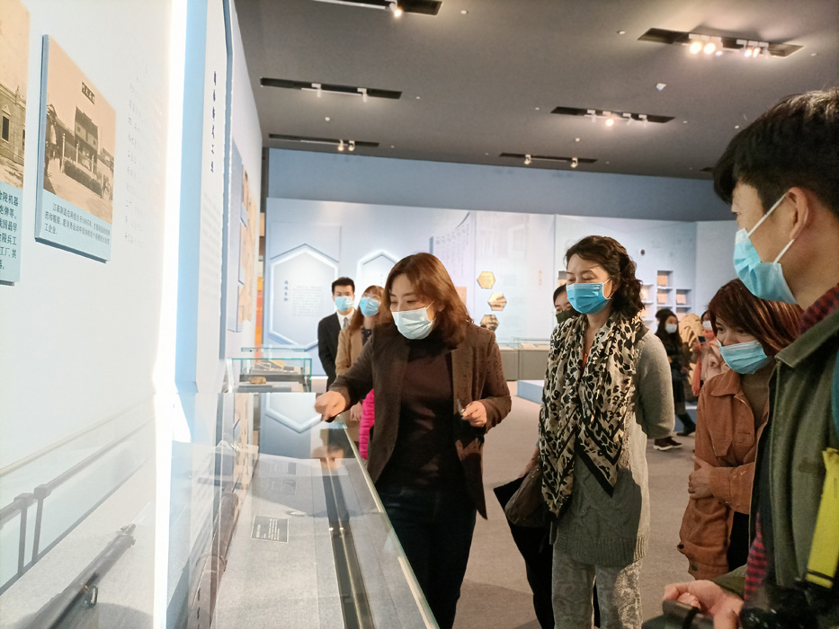 清华大学科学博物馆馆员赴中国国家博物馆参观学习