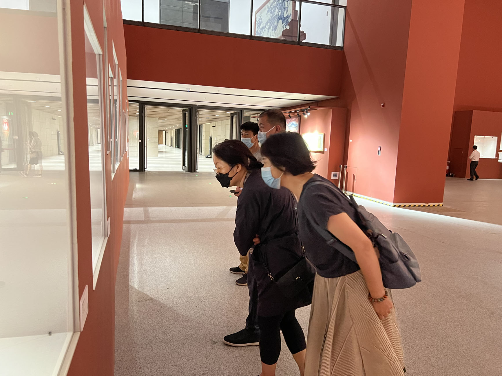 科博馆员赴中国非物质文化遗产馆、中国工艺美术馆参观学习