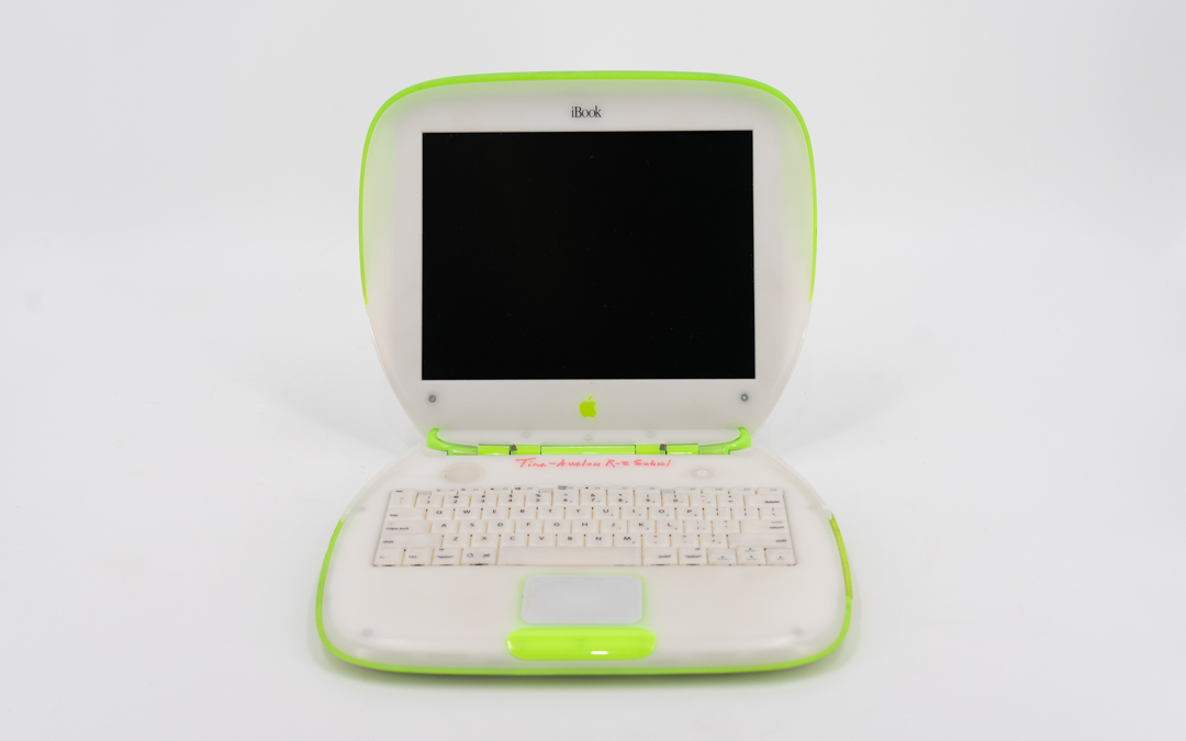 苹果iBook笔记本电脑 | 清华大学科学博物馆