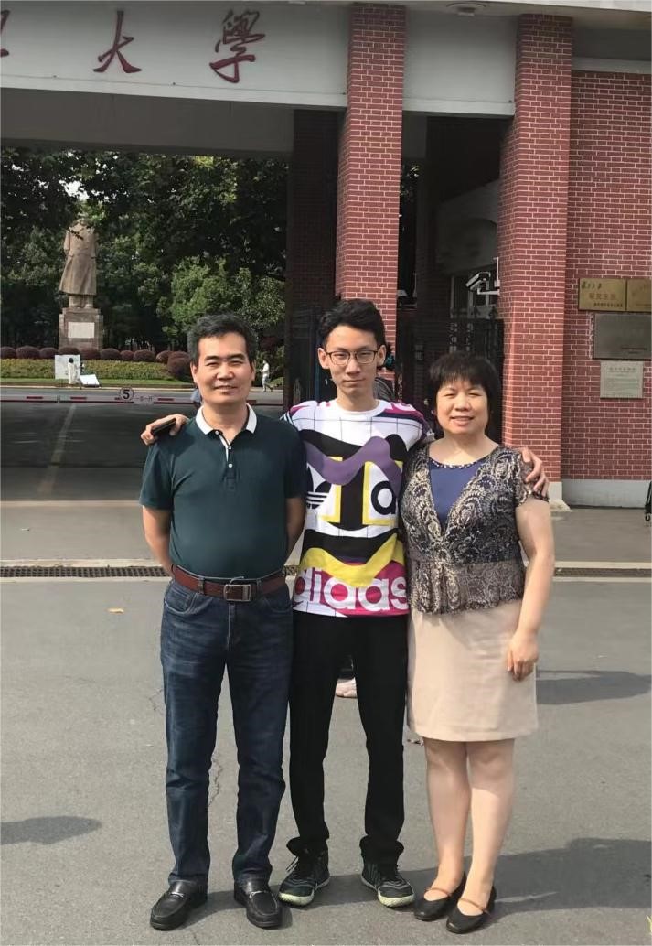 李全胜、王学梅、李悦康一家资助我馆购买科学藏品-Picture3