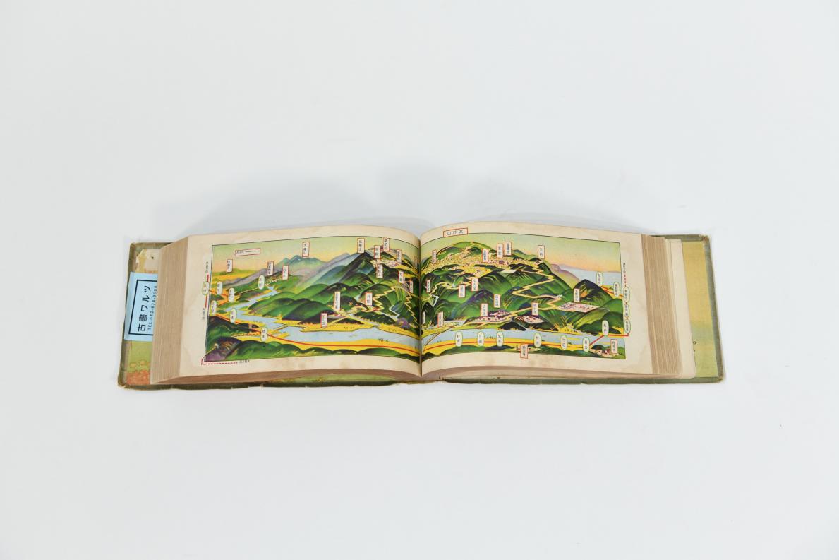 黄宇宁校友向我馆移交捐赠多件藏品-图片1