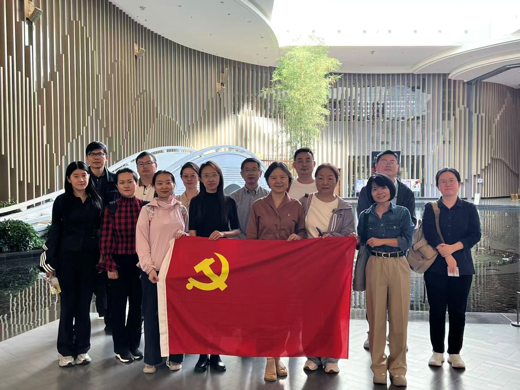 科学史系科学博物馆联合党支部组织开展“铭记历史 砥砺前行——抗战主题红色观影教育”主题党日活动-图片1