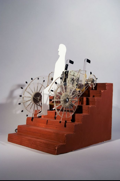 上楼梯的轮椅模型-麻省理工学院博物馆(MIT Museum)馆藏