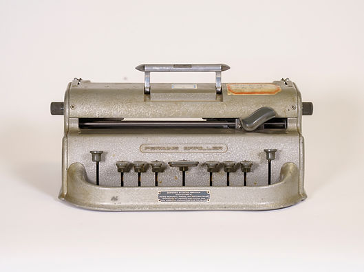 帕金斯盲人打字机(Perkins Brailler)-顶部打开