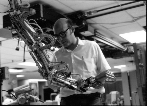 人工智能机械臂-麻省理工学院博物馆(MIT Museum)馆藏