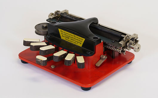 Erika Picht 迷你盲文打字机-侧面