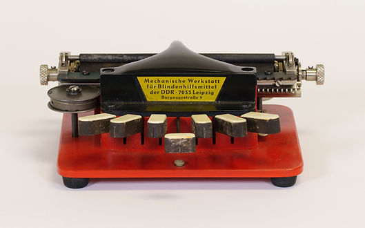 Erika Picht 迷你盲文打字机-正面