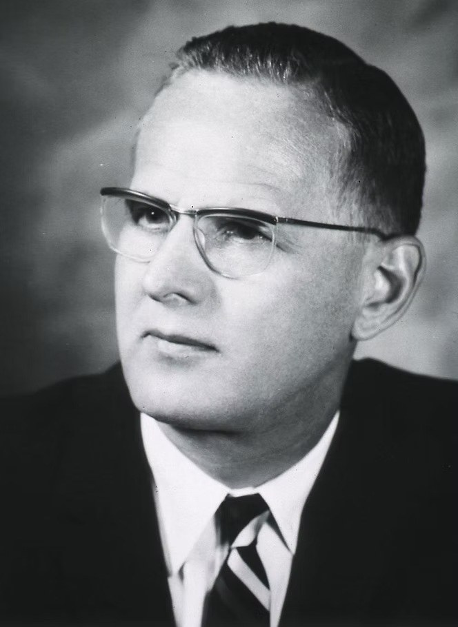 麦克林·麦卡蒂照片