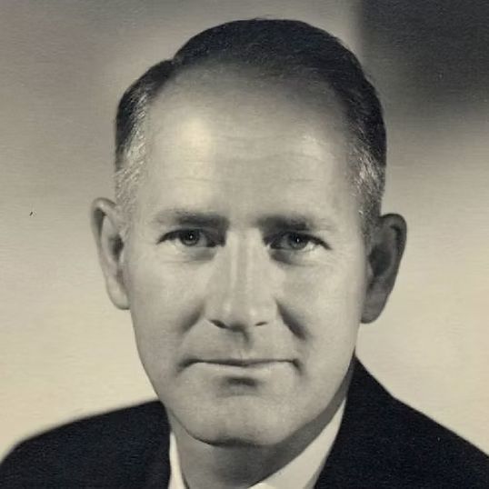 乔治·比德尔肖像