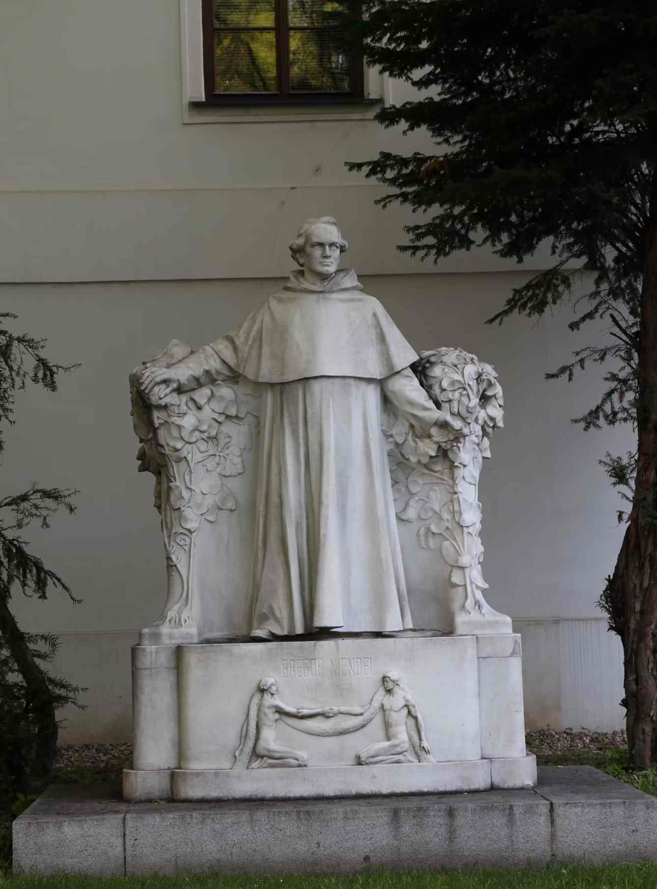 孟德尔雕像